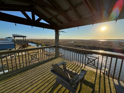 Coastal Paradise with Stunning Sunset Views! - image 6