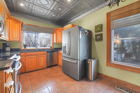 Beautifully restored Colonial Brick Home For Sale Mangum OK - image 9