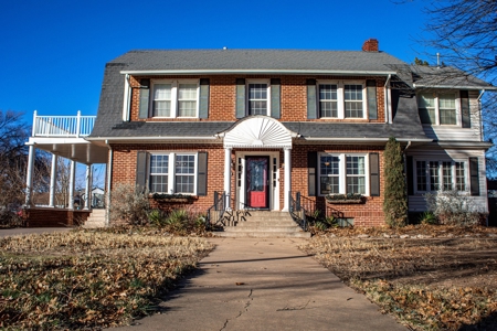 Beautifully restored Colonial Brick Home For Sale Mangum OK - image 1