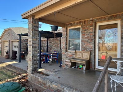 Spacious  3 Bedroom, 2 Bath Brick Home on Corner Lot - image 24