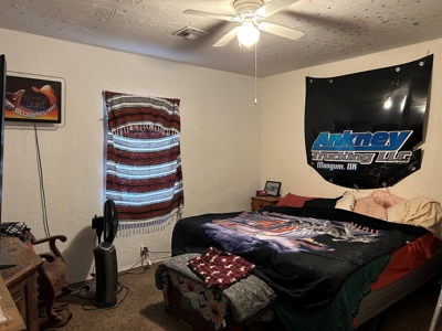 Spacious  3 Bedroom, 2 Bath Brick Home on Corner Lot - image 22