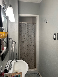 Spacious  3 Bedroom, 2 Bath Brick Home on Corner Lot - image 17