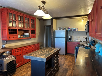 Spacious  3 Bedroom, 2 Bath Brick Home on Corner Lot - image 7