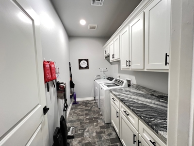4 Bedrooms / 2.5 Baths Home in Odem TX - image 9