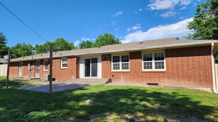 All Brick Home, Fenced Yard, 4 Bedrooms, 2.5 Bathrooms - image 3