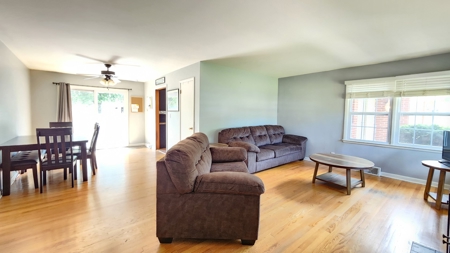 All Brick Home, Fenced Yard, 4 Bedrooms, 2.5 Bathrooms - image 14