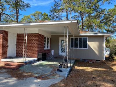 Family Home in Lake Luck Subdivision - image 2