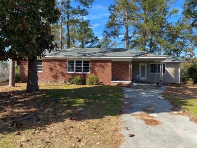 Family Home in Lake Luck Subdivision - image 1