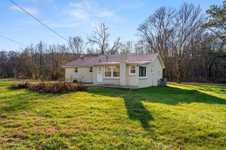 Charming Newly Renovated Ranch on 21.38 AC in Lyles TN - image 45