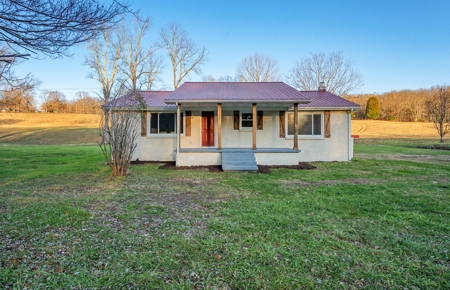 Charming Newly Renovated Ranch on 21.38 AC in Lyles TN - image 1