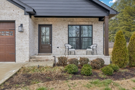 Country Home for Sale in Lawrenceburg, Tennessee - image 5