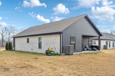 Country Home for Sale in Lawrenceburg, Tennessee - image 34