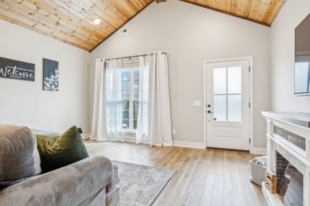 Country Home for Sale in Lawrenceburg, Tennessee - image 11