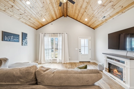 Country Home for Sale in Lawrenceburg, Tennessee - image 14