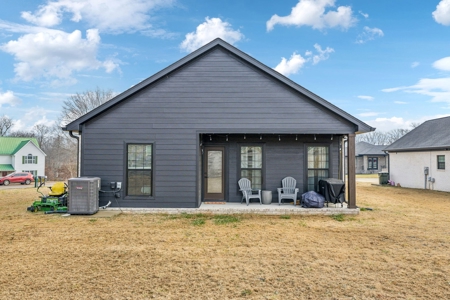 Country Home for Sale in Lawrenceburg, Tennessee - image 33