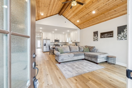 Country Home for Sale in Lawrenceburg, Tennessee - image 8