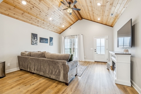 Country Home for Sale in Lawrenceburg, Tennessee - image 10