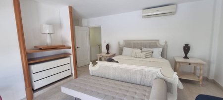 Spacious 6-Bedroom Villa with Private Pool In Playa Blanca - image 10