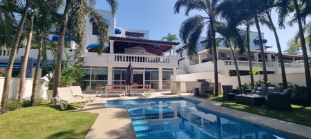 Spacious 6-Bedroom Villa with Private Pool In Playa Blanca - image 24