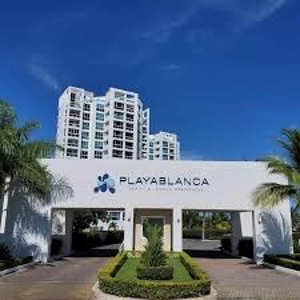Spacious 6-Bedroom Villa with Private Pool In Playa Blanca - image 22