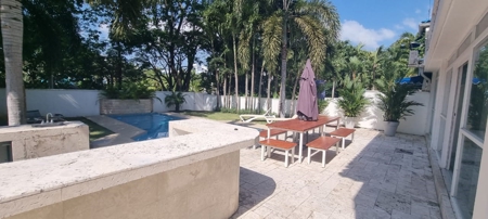 Spacious 6-Bedroom Villa with Private Pool In Playa Blanca - image 31