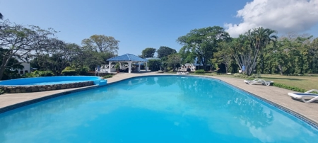 Spacious 6-Bedroom Villa with Private Pool In Playa Blanca - image 18