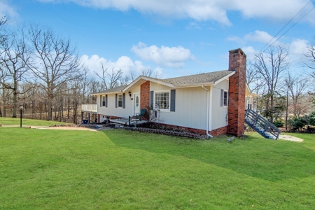 Home for Sale on Large Lot in Waynesboro, TN - image 2