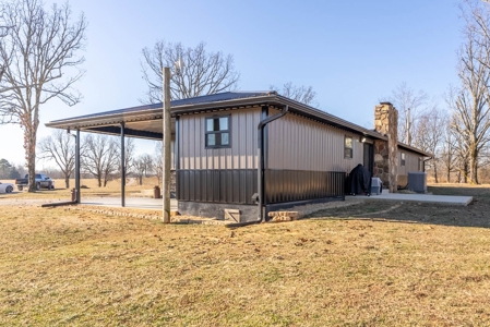 Home and 40 Acre Ranch for Sale in the Missouri Ozarks - image 5