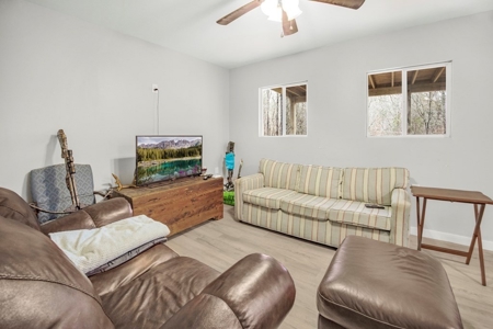 100 Acres in West Feliciana with 2 Bed/1 Bath Camp - image 11