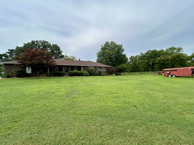 Large home with land for sale near town. Ava, Mo - image 9