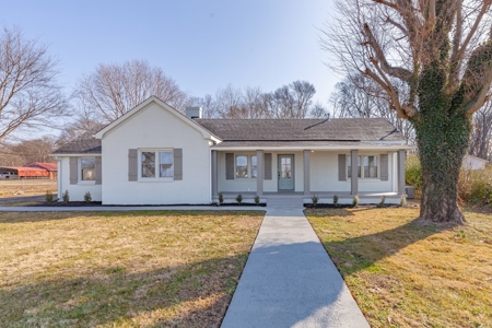 Country Home for Sale in Maury County, Tennessee - image 1