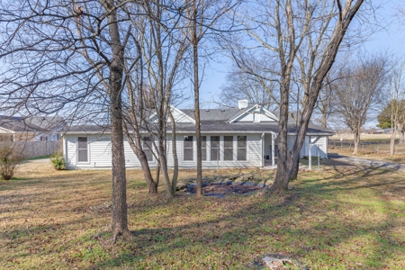 Country Home for Sale in Maury County, Tennessee - image 3