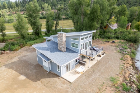 Riverfront Home in Dolores, Colorado - image 13