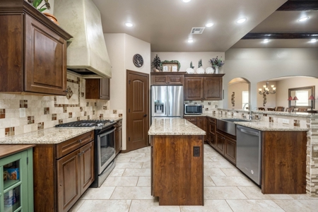 Beautiful Home and Farm for Sale in Chamberino, New Mexico - image 12