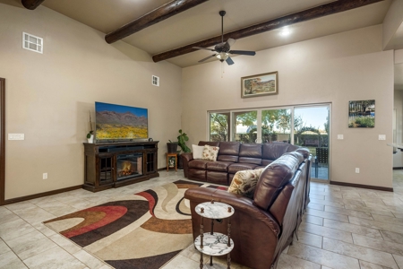 Beautiful Home and Farm for Sale in Chamberino, New Mexico - image 7