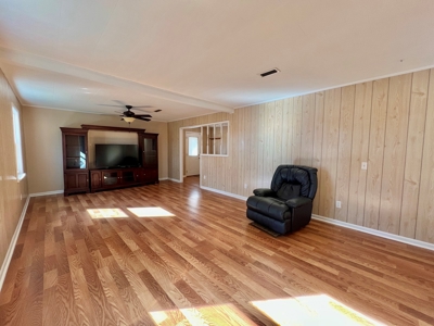 Slocomb Alabama Home for Sale - Corner Lot w/ barn - image 5