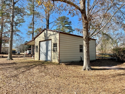 Slocomb Alabama Home for Sale - Corner Lot w/ barn - image 17