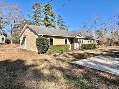 Slocomb Alabama Home for Sale - Corner Lot w/ barn - image 40