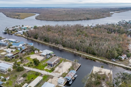 Vacant Waterfront Property in Suwannee, FL - image 3