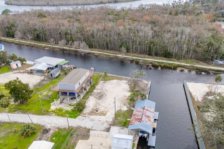 Vacant Waterfront Property in Suwannee, FL - image 2