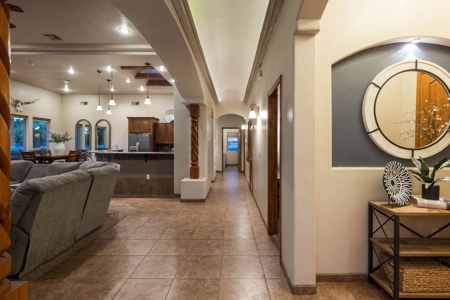 Exquisite Home for Sale in Las Cruces, NM - image 7