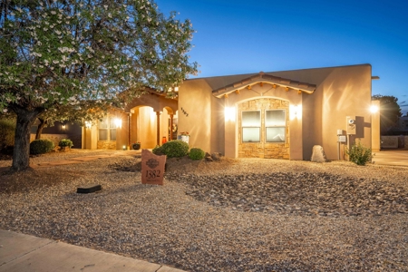 Exquisite Home for Sale in Las Cruces, NM - image 2