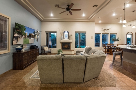 Exquisite Home for Sale in Las Cruces, NM - image 9