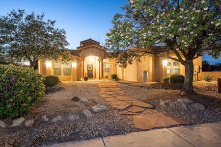 Exquisite Home for Sale in Las Cruces, NM - image 1