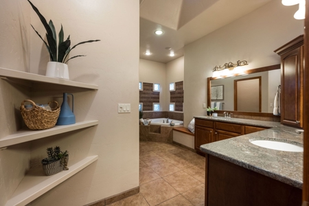 Exquisite Home for Sale in Las Cruces, NM - image 26