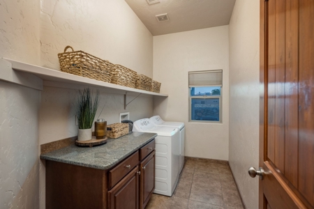 Exquisite Home for Sale in Las Cruces, NM - image 41