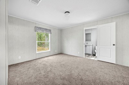 Home For Sale Close To The Suwannee River - image 11