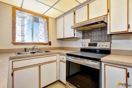 Home for Sale with Lake Views in Anchorage, Alaska - image 12