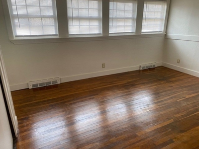 Charming 4-Bedroom Home In Prime In-Town Location! - image 5