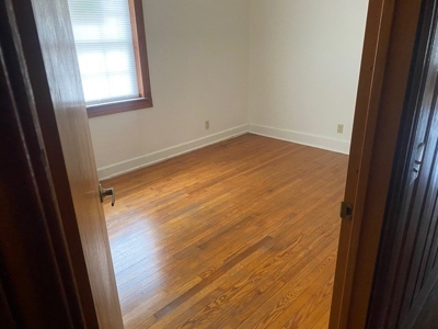Charming 4-Bedroom Home In Prime In-Town Location! - image 4